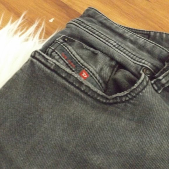 DIESEL INDUSTRIES Denim Jeans (31) - Picture 3 of 8